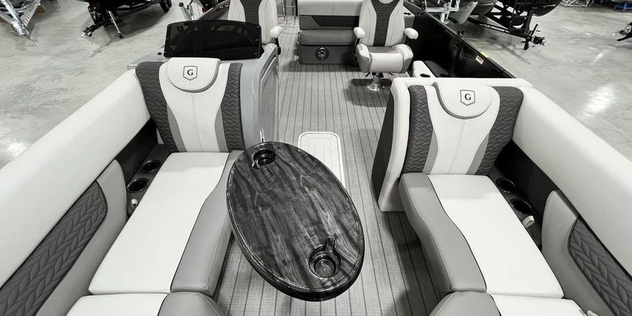 Hinckley Center Console 29