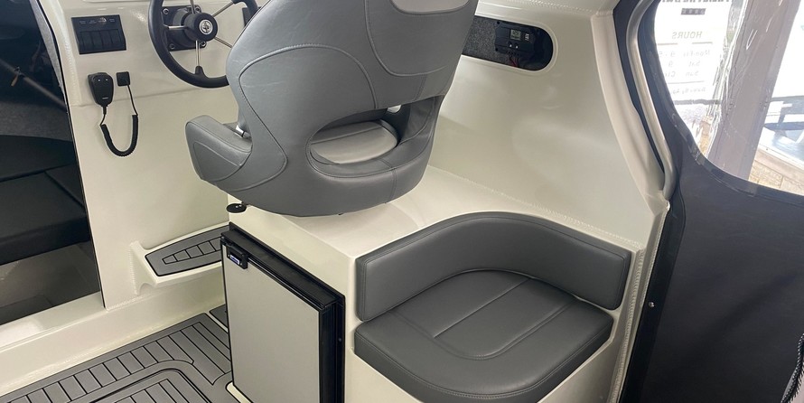 Angler Pro Boats tarpon king 17