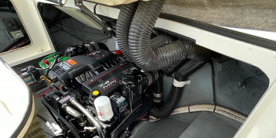 Sea ray 260 bow rider select