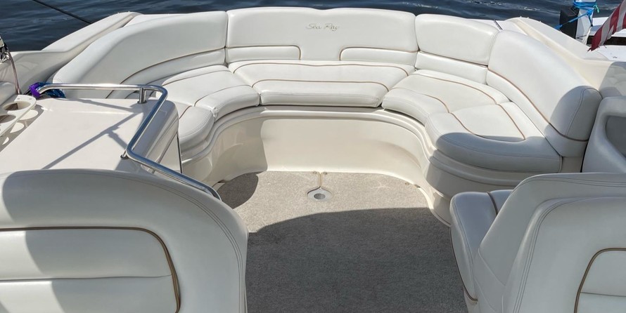 Sea ray 260 bow rider select