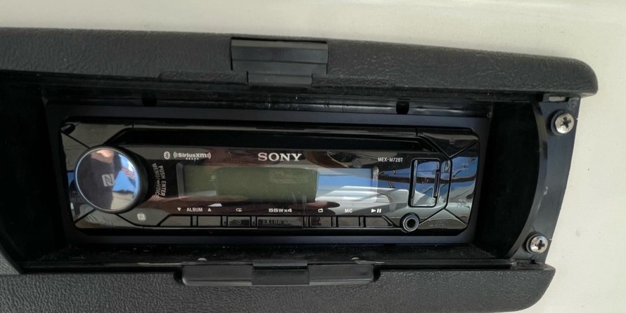 Sea ray 260 bow rider select