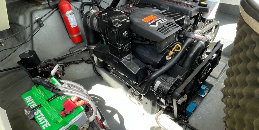 Sea ray 260 bow rider select