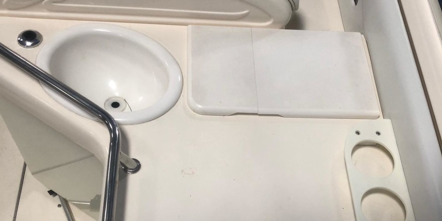 Sea ray 260 bow rider select