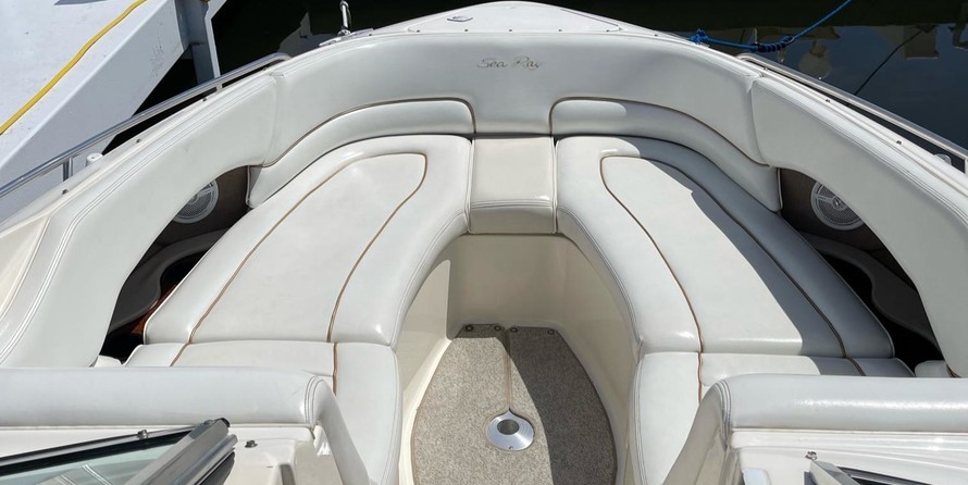 Sea ray 260 bow rider select