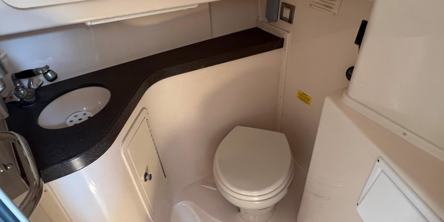 Grady-White Express 330