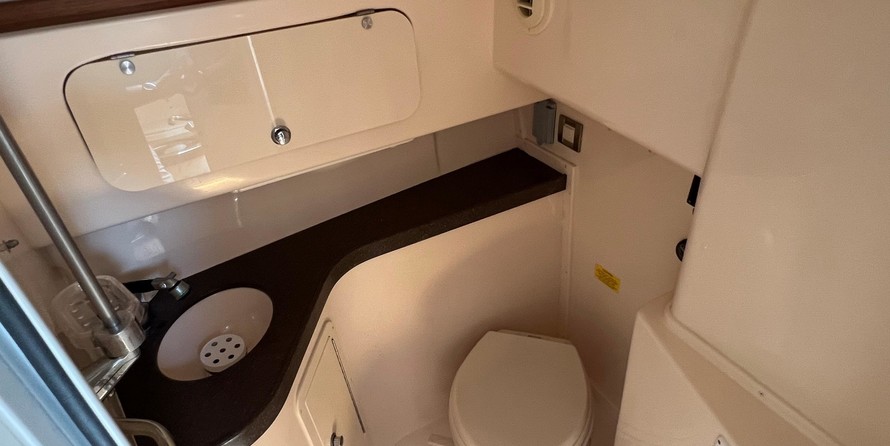 Grady-White Express 330