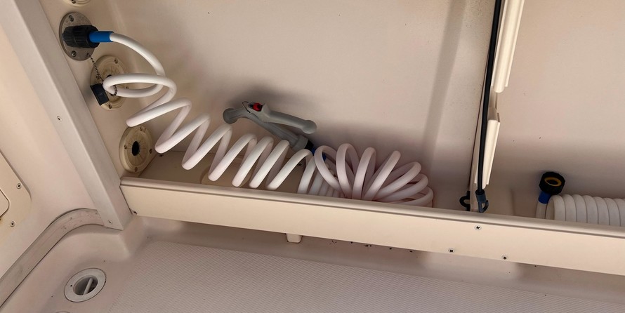 Grady-White Express 330