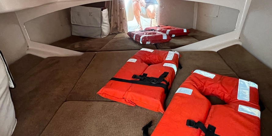 Grady-White Express 330