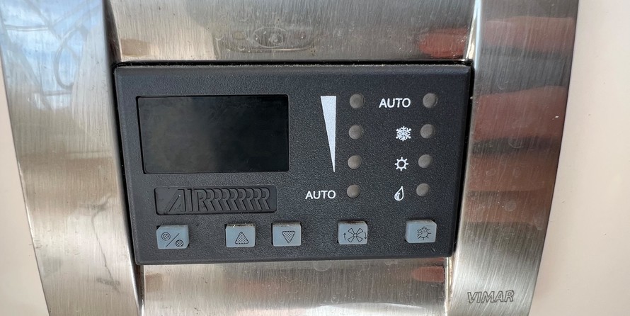 Grady-White Express 330