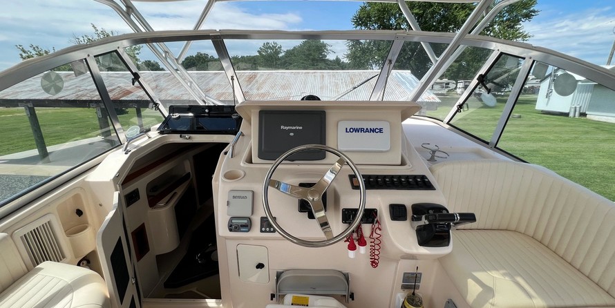 Grady-White Express 330