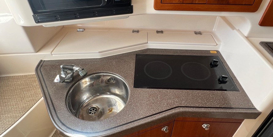 Grady-White Express 330