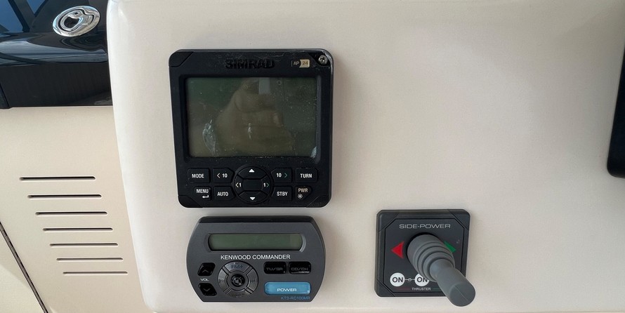 Grady-White Express 330