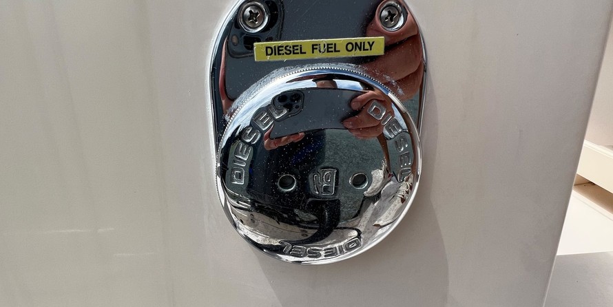 Grady-White Express 330