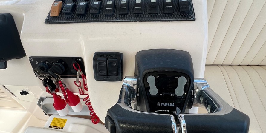 Grady-White Express 330