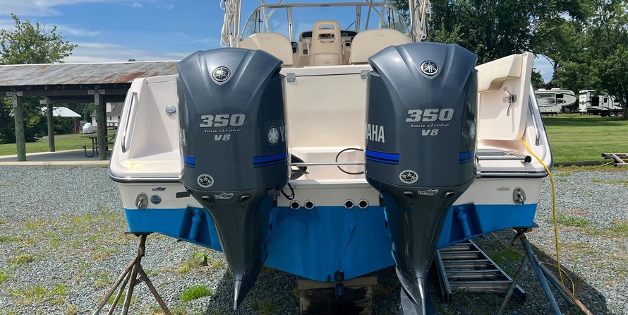 Grady-White Express 330