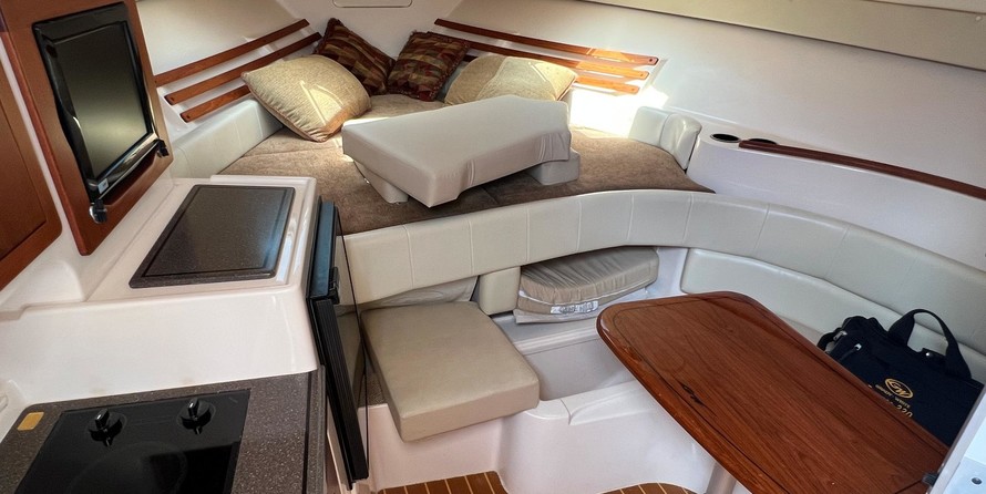 Grady-White Express 330
