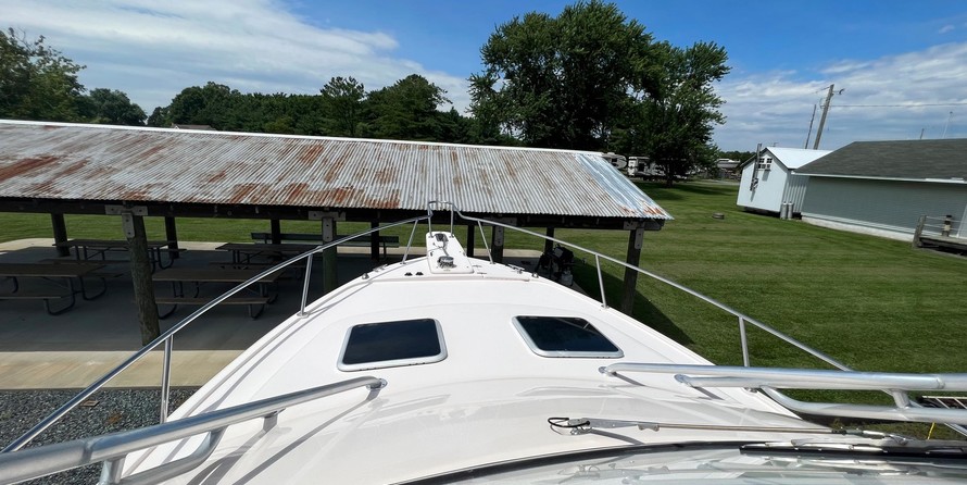 Grady-White Express 330