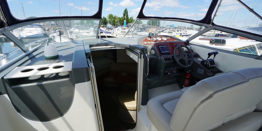 Bayliner 305