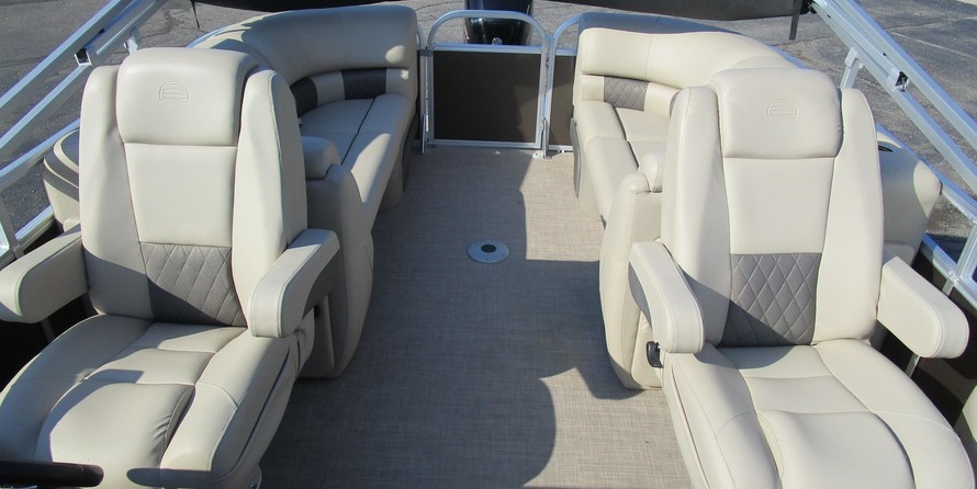 Sun Tracker Party Barge 22 DLX