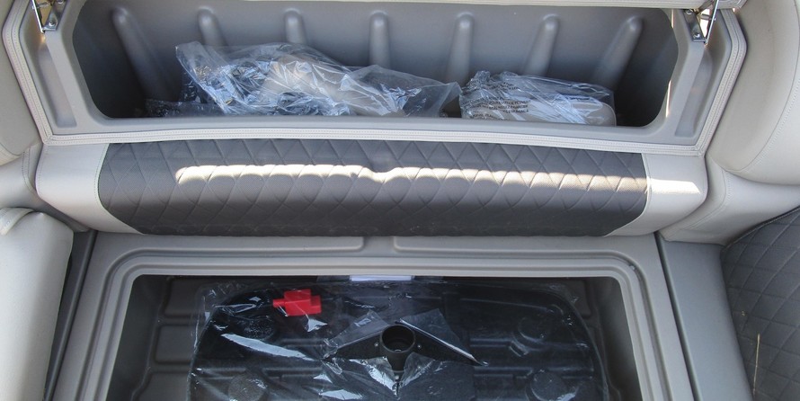 Sun Tracker Party Barge 22 DLX