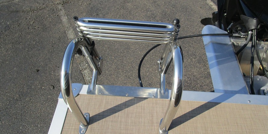 Sun Tracker Party Barge 22 DLX