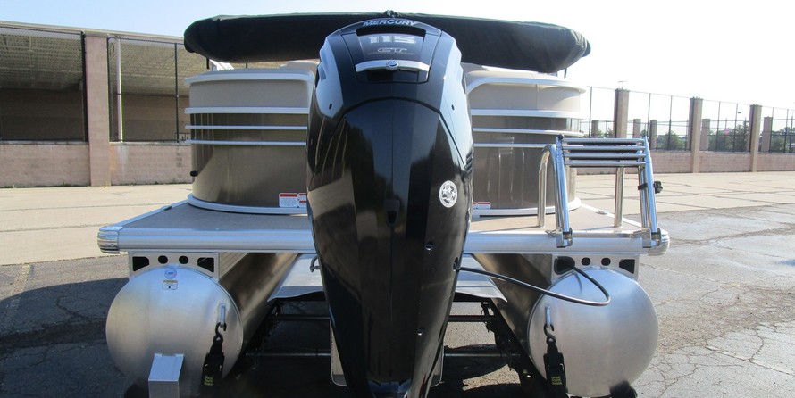 Sun Tracker Party Barge 22 DLX