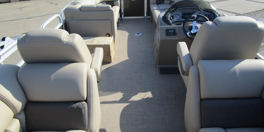 Sun Tracker Party Barge 22 DLX