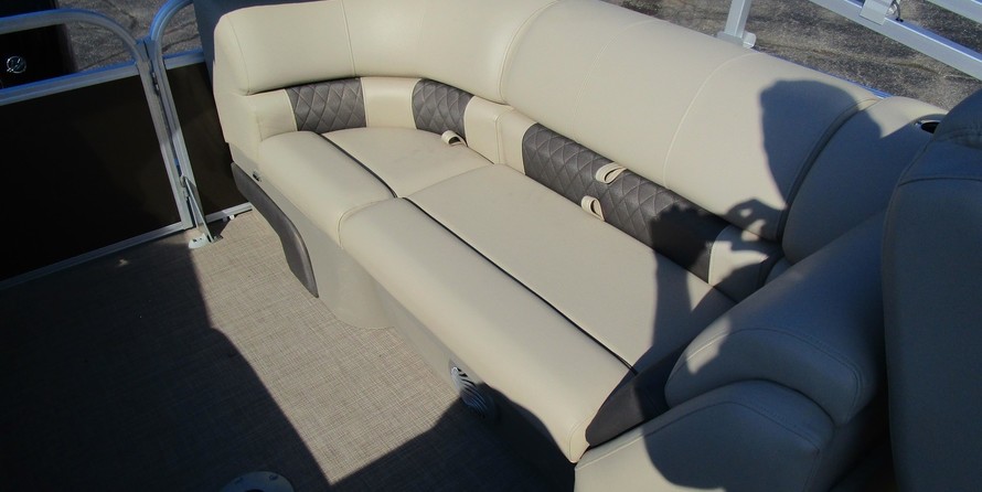 Sun Tracker Party Barge 22 DLX