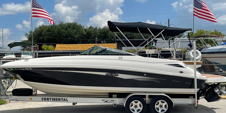 Sea Ray 240 Sundeck