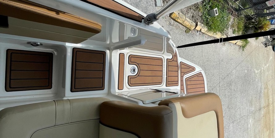 Sea Ray 240 Sundeck