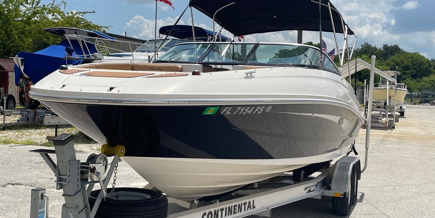 Sea Ray 240 Sundeck
