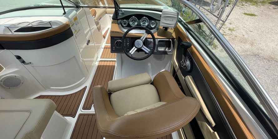 Sea Ray 240 Sundeck