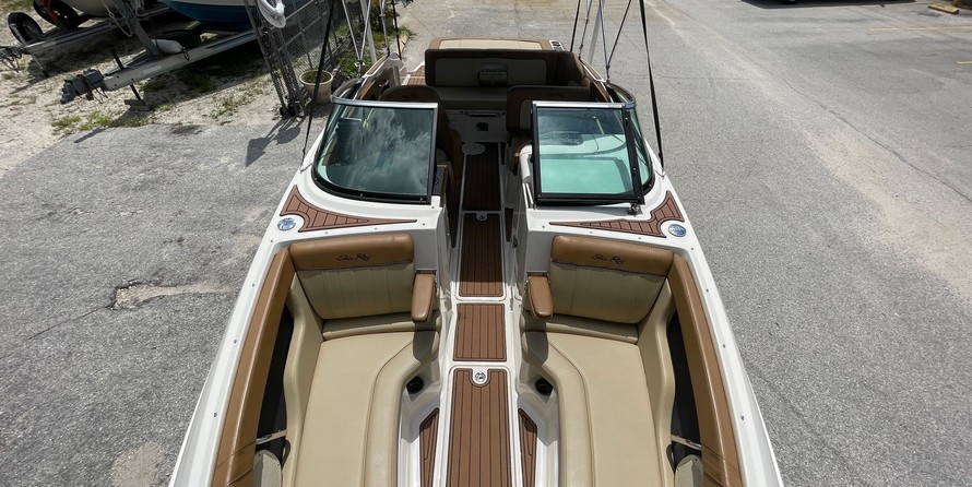 Sea Ray 240 Sundeck