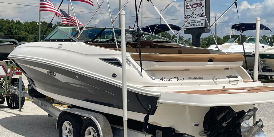 Sea Ray 240 Sundeck