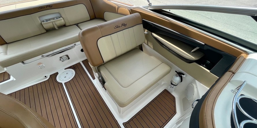 Sea Ray 240 Sundeck