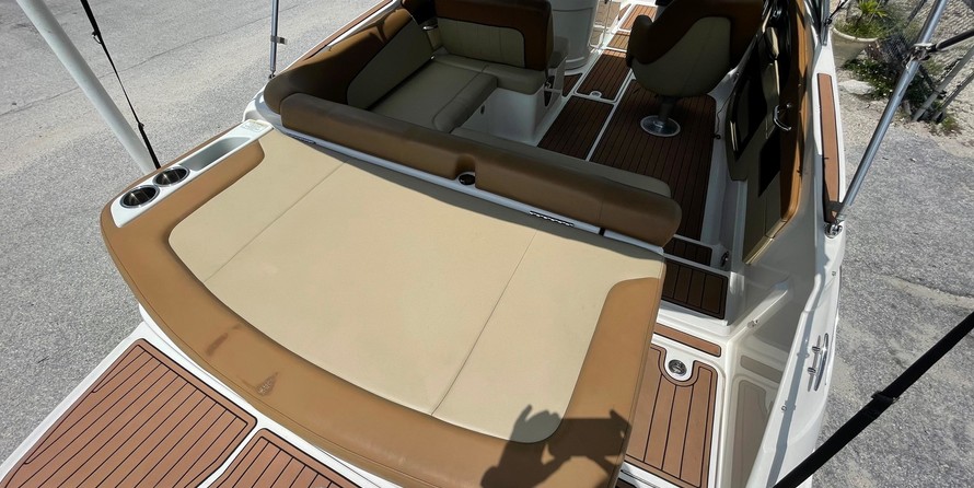 Sea Ray 240 Sundeck