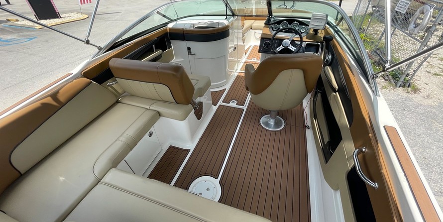 Sea Ray 240 Sundeck