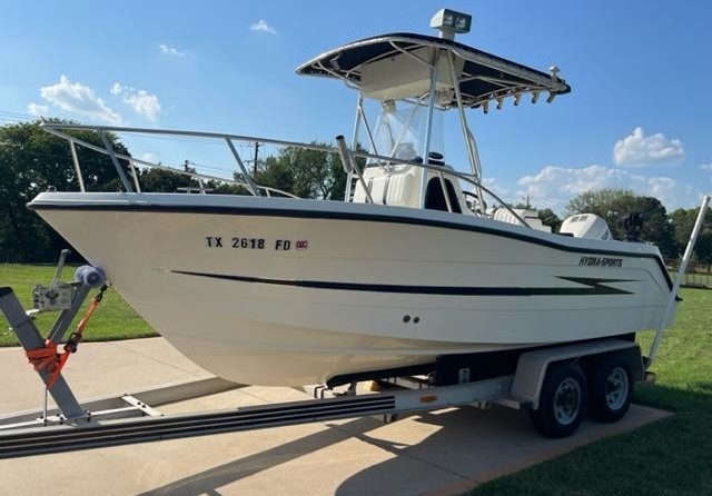 Hydra-sports bay bolt 2000 center console