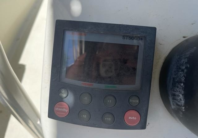 Hydra-sports bay bolt 2000 center console