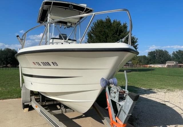 Hydra-sports bay bolt 2000 center console