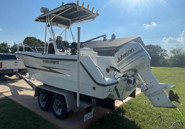 Hydra-sports bay bolt 2000 center console