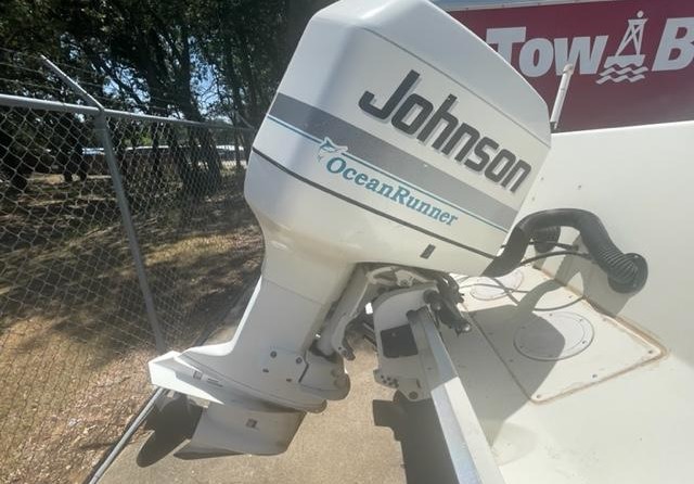 Hydra-sports bay bolt 2000 center console