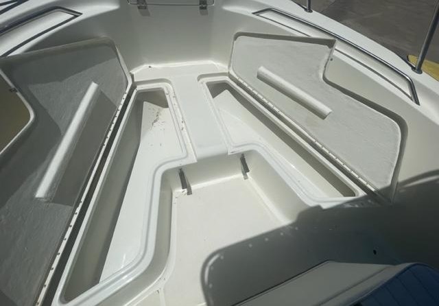 Hydra-sports bay bolt 2000 center console