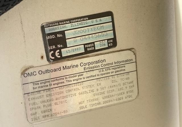 Hydra-sports bay bolt 2000 center console