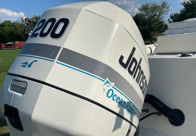 Hydra-sports bay bolt 2000 center console