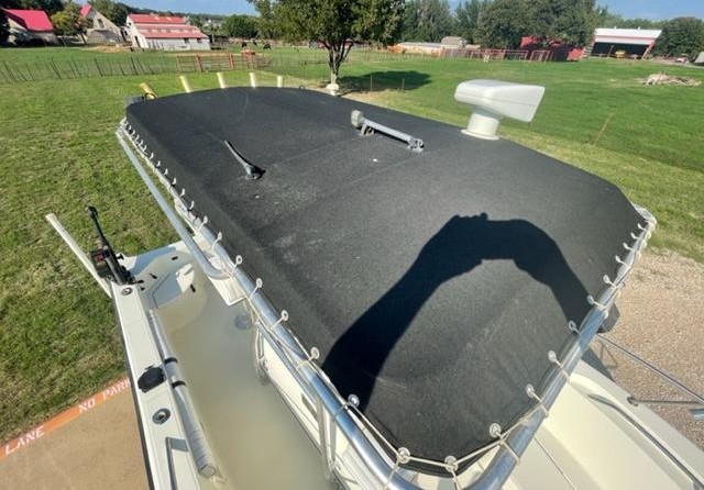 Hydra-sports bay bolt 2000 center console