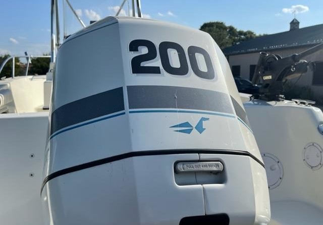 Hydra-sports bay bolt 2000 center console