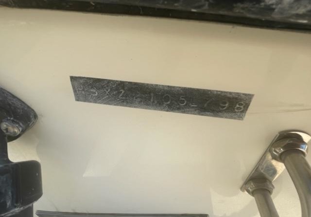 Hydra-sports bay bolt 2000 center console