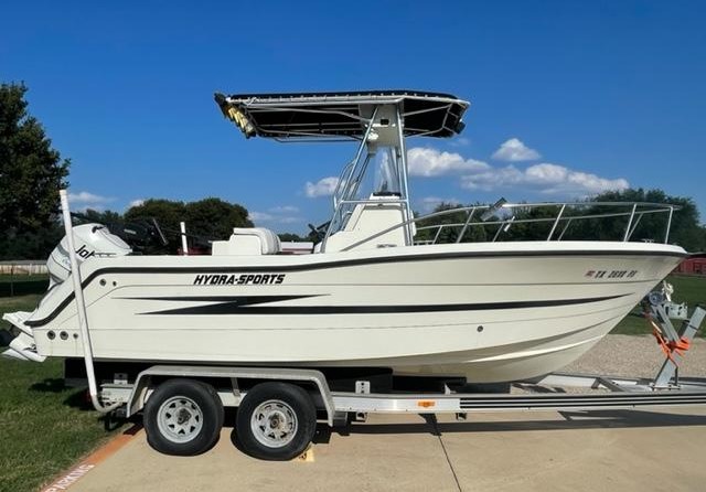 Hydra-sports bay bolt 2000 center console