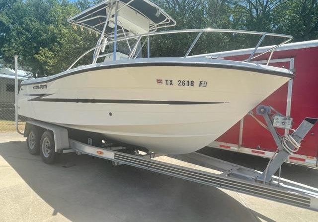 Hydra-sports bay bolt 2000 center console